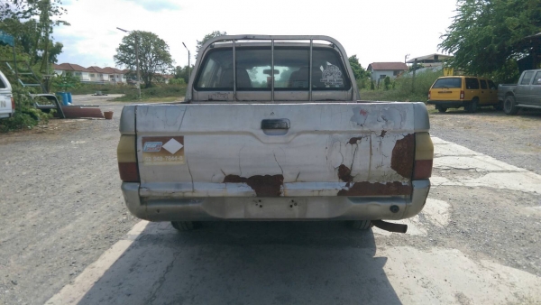 มิตซูบิชิ L200 สตาด้า 4ประตู