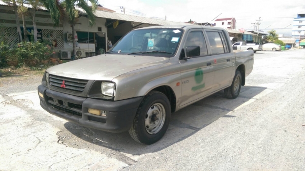 มิตซูบิชิ L200 สตาด้า 4ประตู