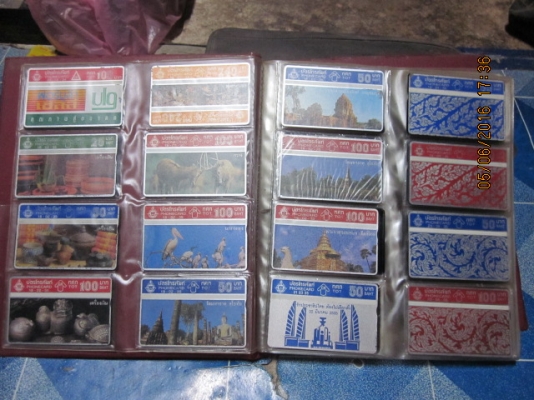 การ์ดโทรศัพท์ (รุ่นเก่า) ยกเล่มครับ