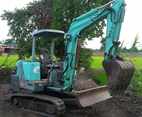 ขาย yanmar B27-2เก่าญี่ปุ่นยังไม่เคยใช้งานในไทยปั๊มนิ้ว คอนโทลสั้น น้ำมัน  สภาพสวยๆ