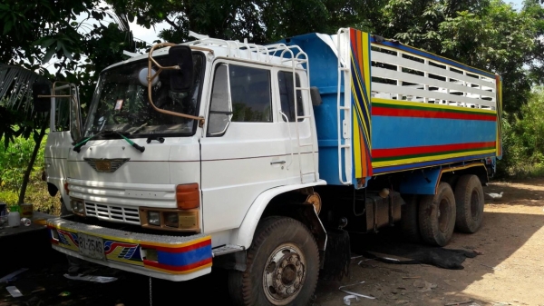 ขายรถบรรทุก 10 ล้อดั้ม HINO F18 สภาพพร้อมไช้