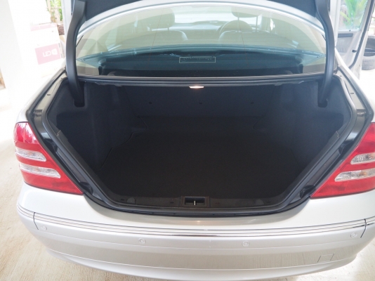 BenzC200Kompressorปี02รุ่นAvantgarde