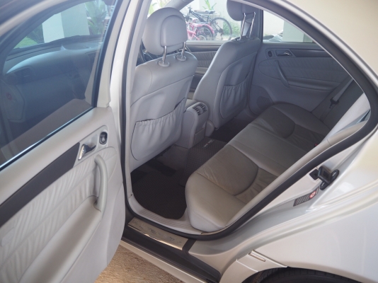 BenzC200Kompressorปี02รุ่นAvantgarde