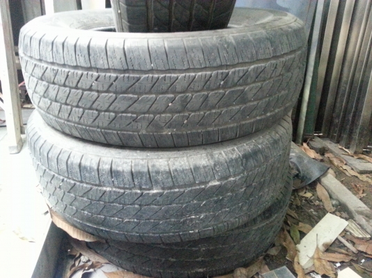 ขายยาง 265-65-17 สภาพดี แบ่งกันไปใช้ 4 เส้น 2800 บาท