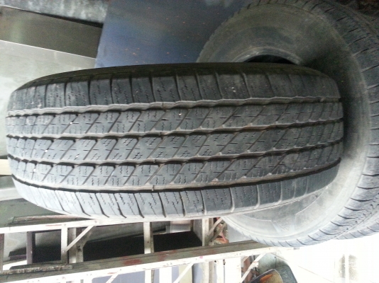 ขายยาง 265-65-17 สภาพดี แบ่งกันไปใช้ 4 เส้น 2800 บาท ขายยาง 265-65-17 สภาพดี แบ่งกันไปใช้ 4 เส้น 2800 บาท