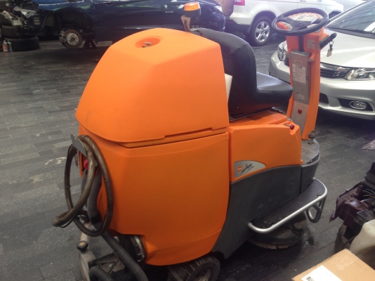 เครื่องทำความสะอาดพื้นแบบไฟฟ้า Taski Swingo 3500