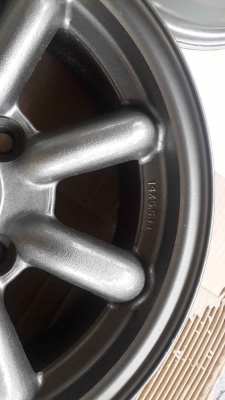 ล้อญี่ปุ่นเเท้  ลายกล้วย ยอดฮิต ขอบ 14 กว้าง 5 นิ้วครึ่ง ทั้ง 4 วง 4 รู 114 อ๊อฟ +30 สีเทากัลเดิมยุ่น