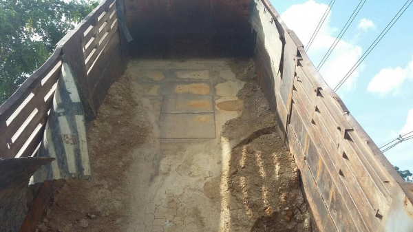 รถมิตซู 10 ล้อดั้ม FN527M - TF  220 แรงม้า. ปี 38.    สนใจติดต่อ  081 - 6079515