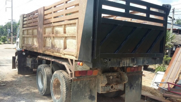 รถมิตซู 10 ล้อดั้ม FN527M - TF  220 แรงม้า. ปี 38.    สนใจติดต่อ  081 - 6079515