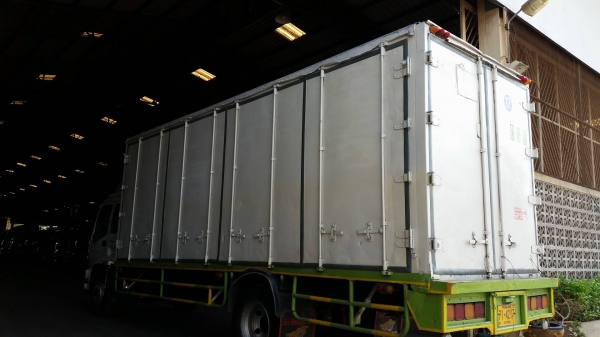 ISUZU DECA FTR 200 แรงม้า ปี 48 ยาว 7.2 เมตร ISUZU DECA FTR 200 แรงม้า ปี 48 ยาว 7.2 เมตร