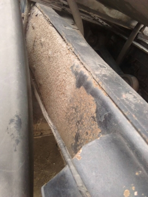 รถอีซูซุ 10 ล้อ ( บรรทุกถัง เคที. )   FVM  195  แรงม้า. ปี 38.    สนใจติดต่อ  081 - 6079515