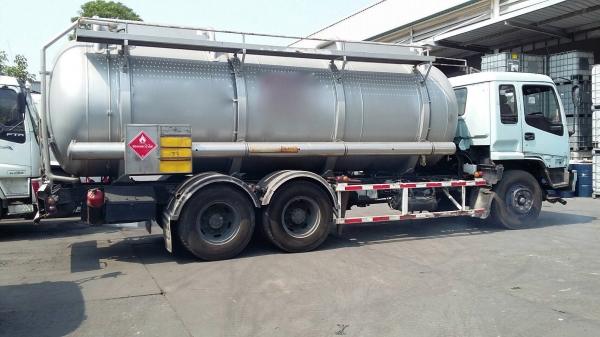 รถอีซูซุ 10 ล้อ ( บรรทุกถัง เคที. )   FVM  195  แรงม้า. ปี 38.    สนใจติดต่อ  081 - 6079515