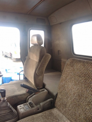 รถอีซูซุ 10 ล้อ ( บรรทุกถัง เคที. )   FVM  195  แรงม้า. ปี 38.    สนใจติดต่อ  081 - 6079515