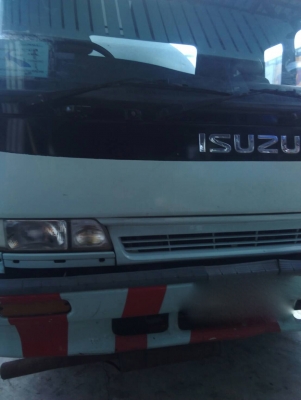 รถอีซูซุ 10 ล้อ ( บรรทุกถัง เคที. )   FVM  195  แรงม้า. ปี 38.    สนใจติดต่อ  081 - 6079515