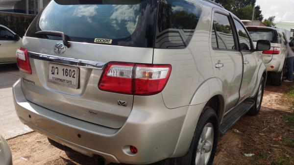 ต้องการขายโตโยต้าฟอร์จูนเนอร์์ปี2010