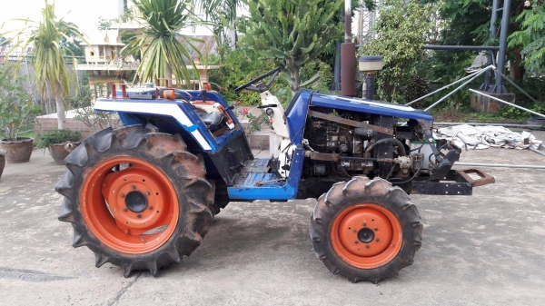 รถไถ ISEKI  TA240 24แรง 2 เพลา รถเปล่า ขายตามสภาพครับ