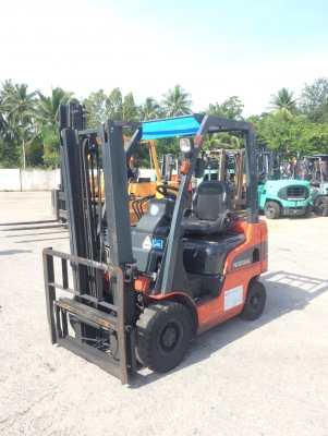 ขายรถnissan ขนาด 1.5 ตัน เครื่องยนต์ เบนซิล + แก็ส   เกียร์ ออโต้ รับประกัน3 เดือน