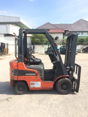 ขายรถnissan ขนาด 1.5 ตัน เครื่องยนต์ เบนซิล + แก็ส   เกียร์ ออโต้ รับประกัน3 เดือน