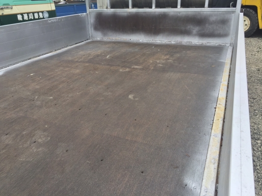 ISUZU ELF เครื่อง4JJ1 พร้อมกระบะ ISUZU ELF เครื่อง4JJ1 พร้อมกระบะ