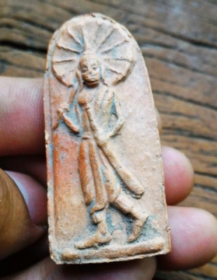 พระขุนแผนชมตลาด01 เนื้อดินเผา งดงามมากครับ