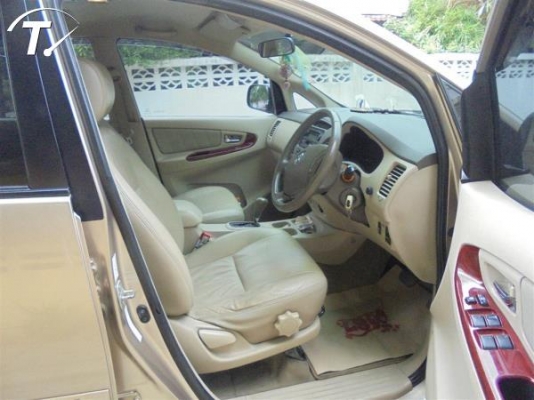 TOYOTA INNOVA, 2.0 V โฉม ปี05-09สีบรอนซ์ทอง เกียร์ออโต้ ทะเบียน ศส6128 กรุงเทพฯ
