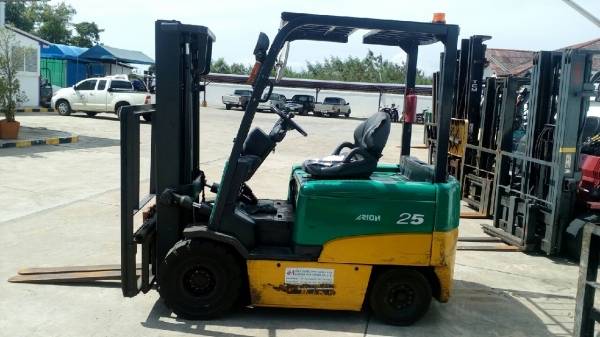 ขายรถ komatsu รุ่น11  ไฟฟ้านั่งขับ  ขนาด 2.5 ตัน  รับประกัน3 เดือน