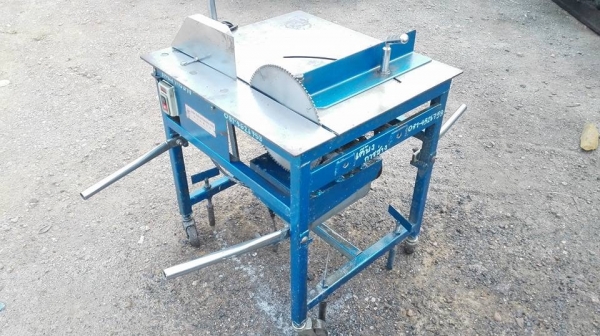 ** ขอบคุณผู้ซื้อ&amp;พี่เสือครับ **แท่นตัดอลูมิเนียม สันติจงเจริญ มอเตอร์ Hitachi 1 HP 220V ใช้ไฟบ้านสภาพสวยสดใหม่มาดูมาเทสก่อนได้ครับ.