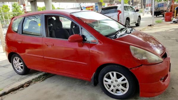 ขายถูกใช้งานได้ปกติมือเดียวต้องเก็บสีเก็บภายในเล่มทะเบียนชุดโอนพร้อม