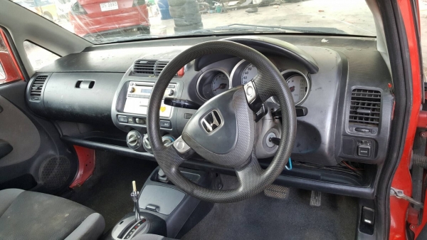 ขายถูกใช้งานได้ปกติมือเดียวต้องเก็บสีเก็บภายในเล่มทะเบียนชุดโอนพร้อม