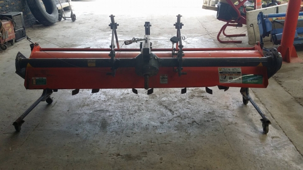 โรตารี่รถไถนั่งขับ  KUBOTA รุ่น BM202T  เก่าญี่ปุ่น ขนาดกว้าง 200cm. สภาพดีพร้อมใช้งาน