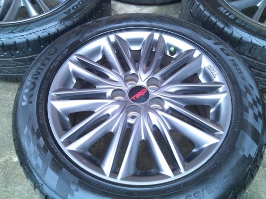 Altis TRD Sportivo Prius TRD Sportivo Altis TRD Sportivo Prius TRD Sportivo