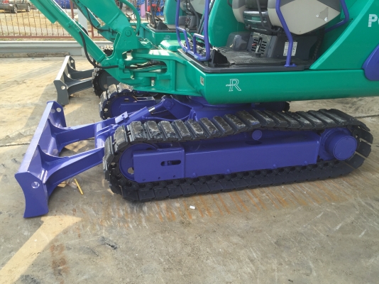 รถขุด Komatsu PC25-1 มือสองนำเข้าจากญี่ปุ่น ทำสีใหม่ พร้อมใช้งาน