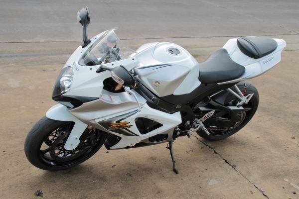 &lrm;ขายครับ Suzuki_GSX-R 1000rr_‬(K7)สีขาว