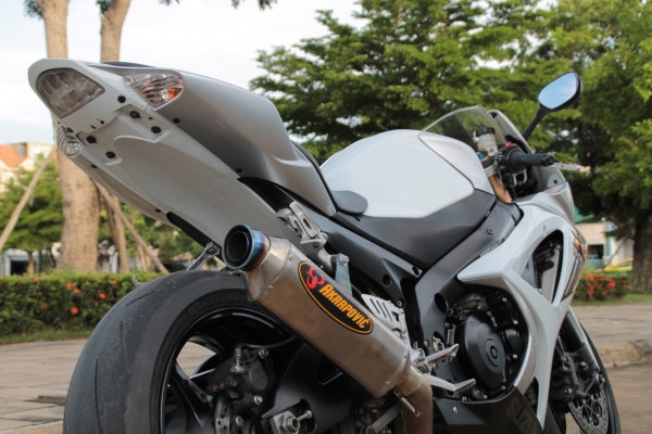 &lrm;ขายครับ Suzuki_GSX-R 1000rr_‬(K7)สีขาว