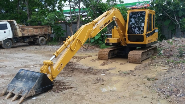 ต้องการขายรถแมคโคร ด่วน