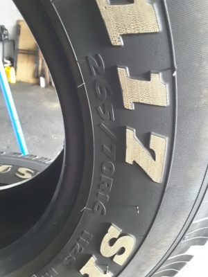 Silverstone AT 265/70/16 ปลายปี14 สภาพสวยๆ 1ชุด Silverstone AT 265/70/16 ปลายปี14 สภาพสวยๆ 1ชุด