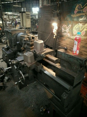 เครื่องกลึง 6 ฟุต เกียร์กระตุก ใช้งาน ตามสภาพ 35000 บาท เอก ปทุม