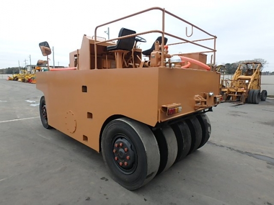 มาใหม่อีกแล้ว รถบดล้อยาง 9 ล้อ SAKAI  TS7409