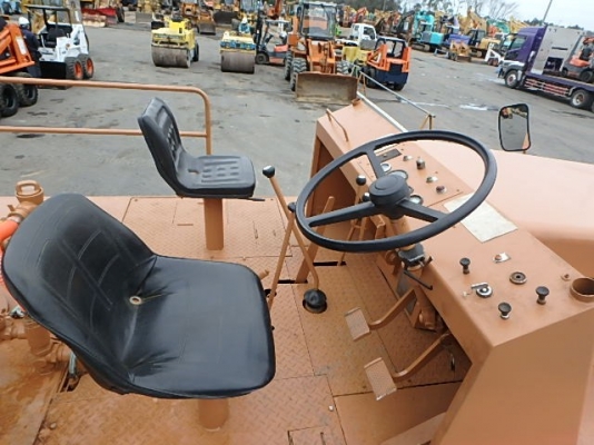 มาใหม่อีกแล้ว รถบดล้อยาง 9 ล้อ SAKAI  TS7409