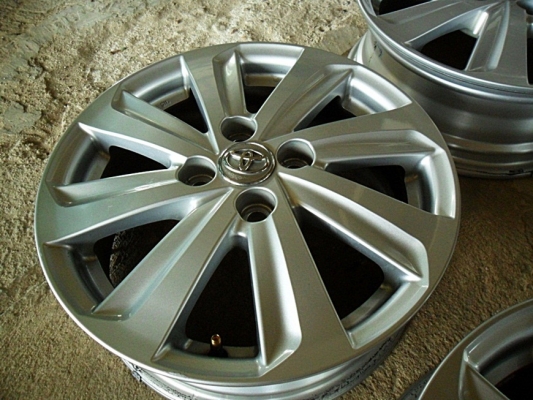 แม็ก15แท้ 4รู100สภาพใหม่กริ๊บ (4วง 4,500) มากับรถรุนใหม่ปี59