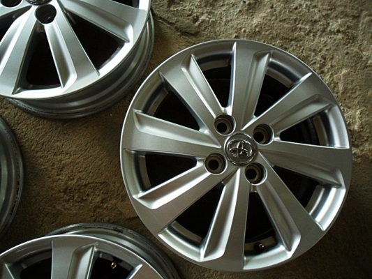 แม็ก15แท้ 4รู100สภาพใหม่กริ๊บ (4วง 4,500) มากับรถรุนใหม่ปี59