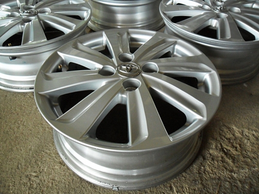 แม็ก15แท้ 4รู100สภาพใหม่กริ๊บ (4วง 4,500) มากับรถรุนใหม่ปี59