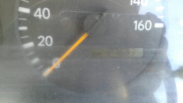 รถอีซุซุ 6 ล้อ ( ไม่ดั้ม ) 100 แรงม้า. ปี 46.  ( รถวิ่ง 27x,xxx กม. )     สนใจติดต่อ  081 - 6079515