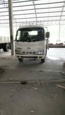 รถอีซุซุ 6 ล้อ ( ไม่ดั้ม ) 100 แรงม้า. ปี 46.  ( รถวิ่ง 27x,xxx กม. )     สนใจติดต่อ  081 - 6079515