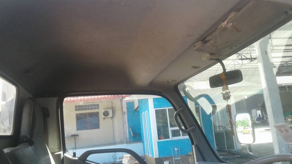 รถอีซุซุ 6 ล้อ ( ไม่ดั้ม ) 100 แรงม้า. ปี 46.  ( รถวิ่ง 27x,xxx กม. )     สนใจติดต่อ  081 - 6079515