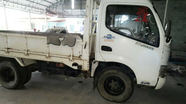 รถอีซุซุ 6 ล้อ ( ไม่ดั้ม ) 100 แรงม้า. ปี 46.  ( รถวิ่ง 27x,xxx กม. )     สนใจติดต่อ  081 - 6079515