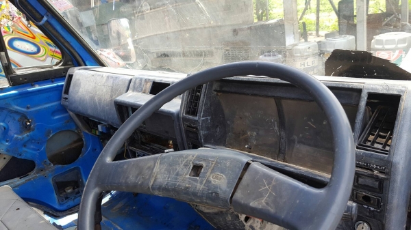 6ล้อดัมNKRรถห้างเครื่อง88แรง เครื่องดีคัชซีสวยเล่มทะเบียนเอกสารครบ