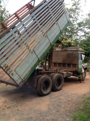 ขาย10 ล้อหัวยาวดั้ม  175hpเล่มทะเบียน