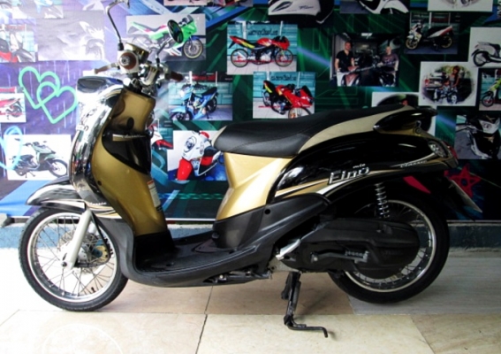 Fino คลาสสิค รุ่นขายดี สีดำนํ้าตาล รถบ้าน เครืองยนต์เดิมๆจากศูนย์ แถม 3 รายการ