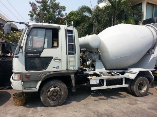 รถปูน HINO 6ล้อโม่ใหม่ 3.2คิว สภาพสวยมากพร้อมทะเบียน